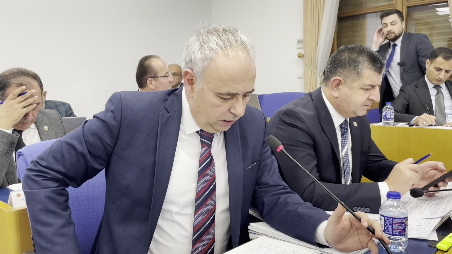 Bakırlıoğlu'ndan Bakan Uraloğlu'na Kuzey Marmara Otoyolu tepkisi: "Türkiye'deki bütün araçlar yılda 87 defa buradan geçerse  ancak geçiş garantisi rakamını tutturuyorlar"