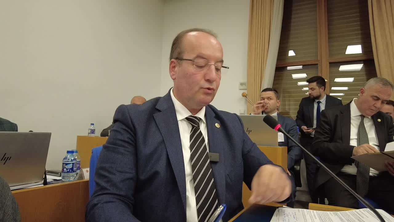 TBMM Plan ve Bütçe Komisyonu… Akay: “Hazine garantisiyle alınan paralar, Yap-işlet-devret ve KÖİ projeleri yapan firmalara aktarılıyor”