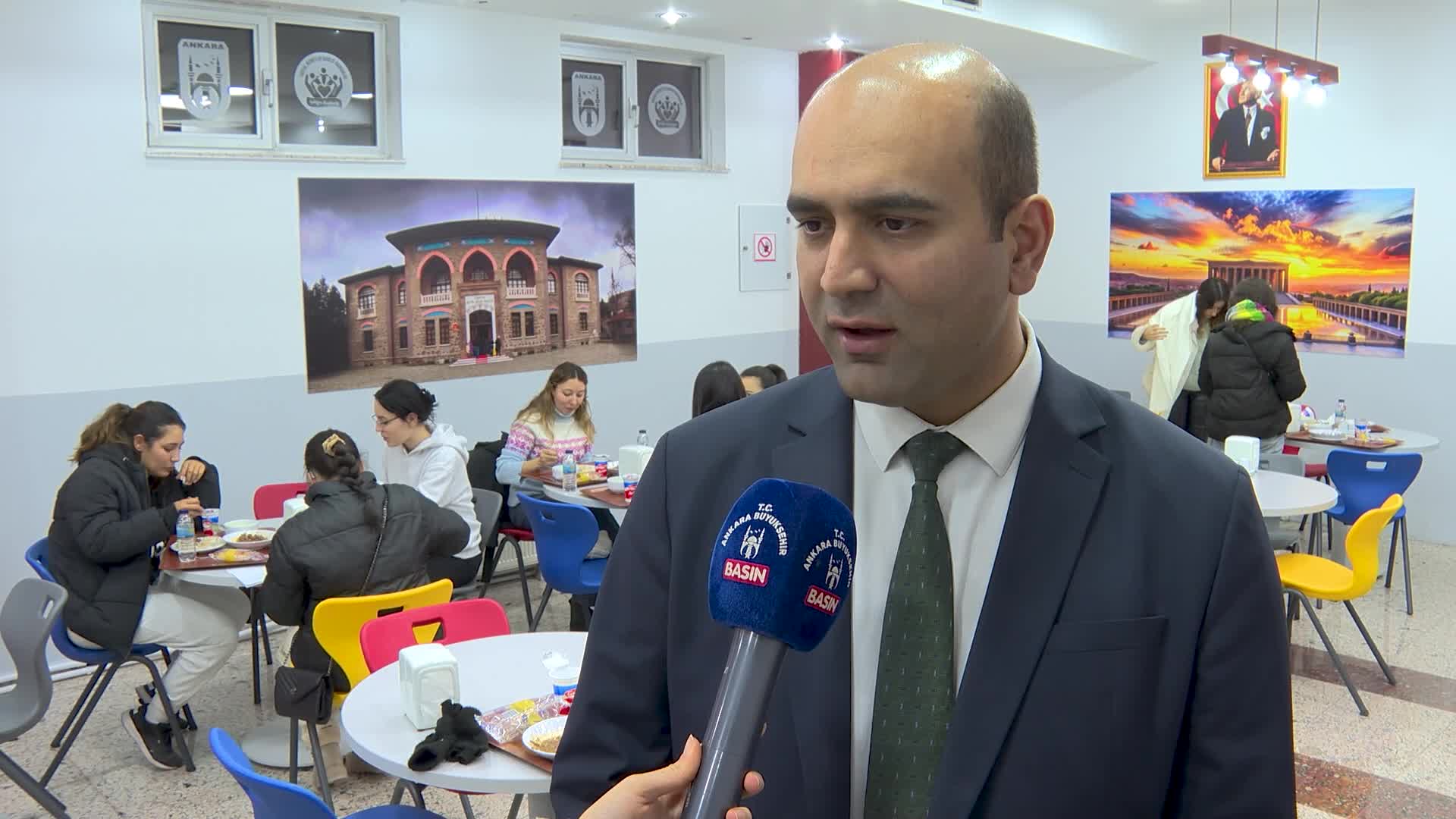 ABB, Ankara'da gençler için sofra açtı, "Gençlik Sofraları" öğrencilere 3 noktada ücretsiz yemek sağlıyor