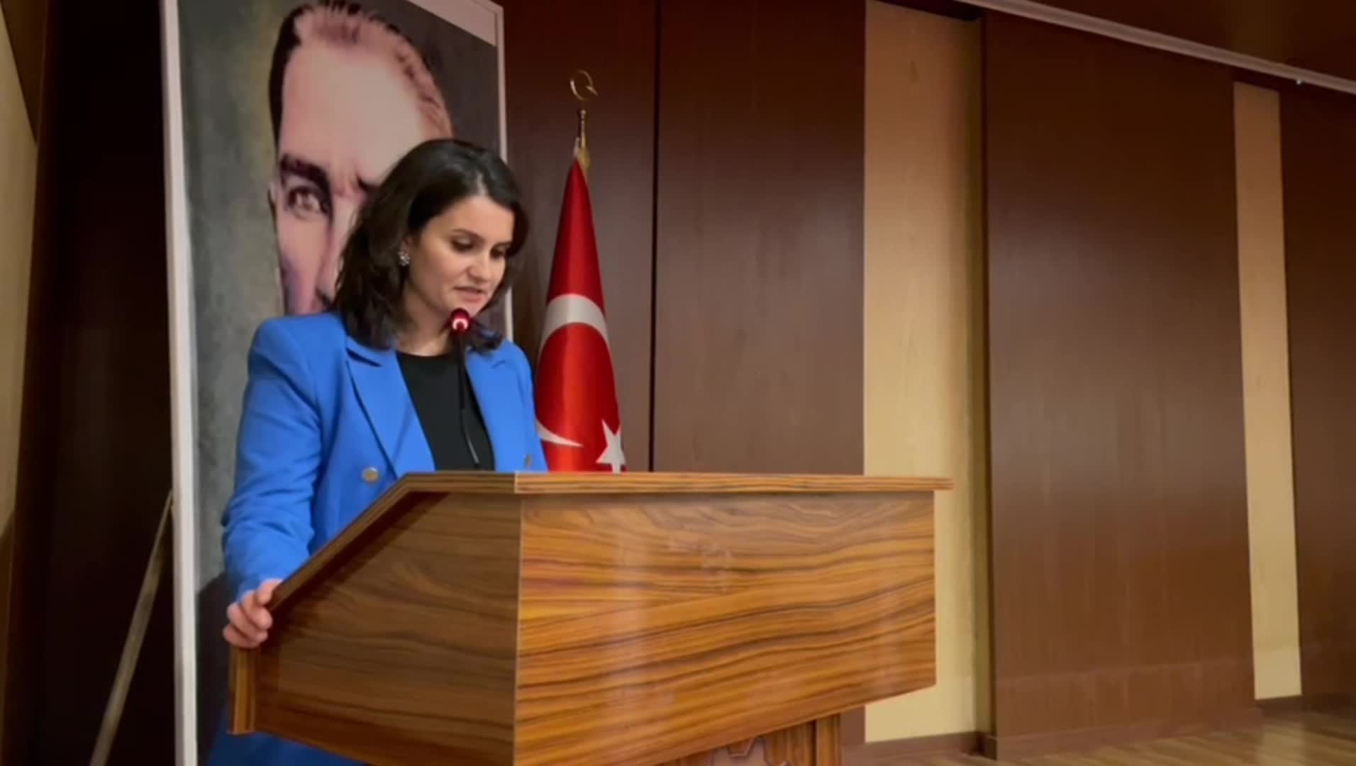 25 Kasım Kadına Yönelik Şiddete Karşı Mücadele Günü'nde Hopa'da söyleşi ve yürüyüş düzenlendi