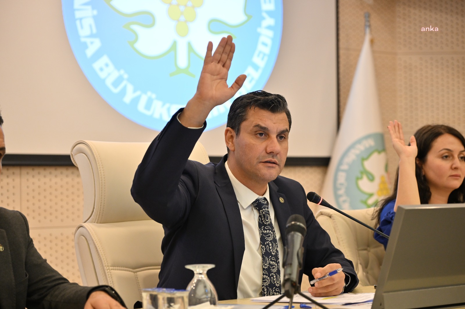Manisa Büyükşehir Belediyesi’nde yeni dönemin bütçesi belirlendi… Gazi, şehit yakınları ve engelli ailelerine suda indirim