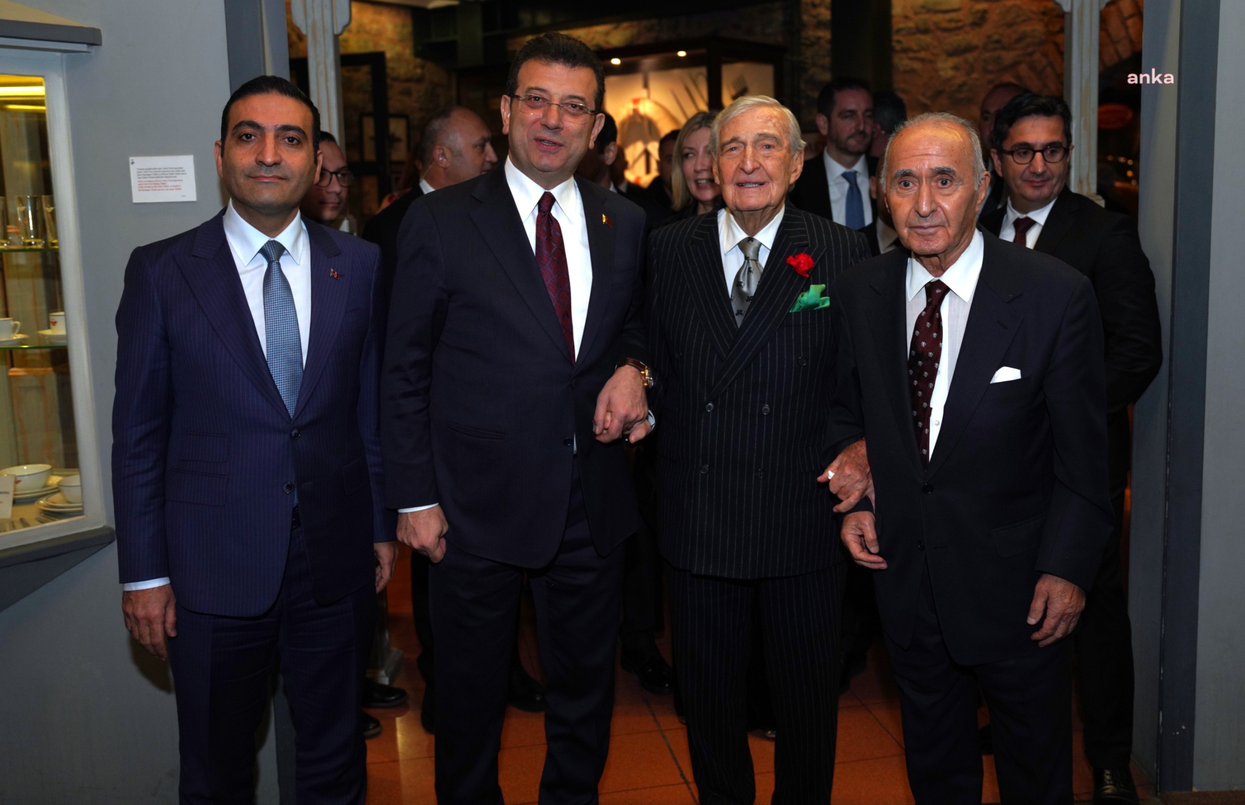At ile otomobili, sanat ile mühendisliği buluşturan sergi 'Beygir Gücü' açıldı