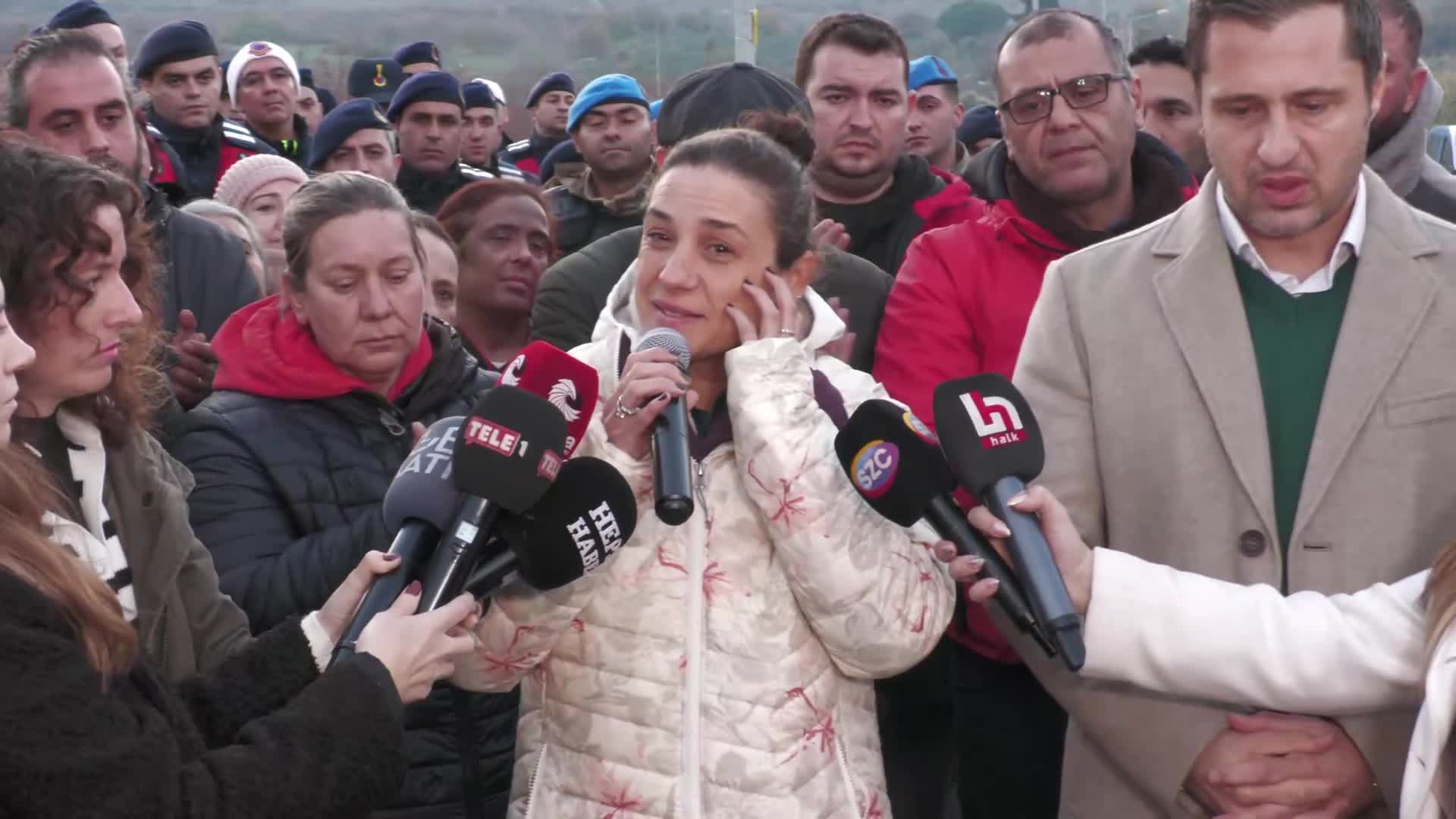 'Meryem Ana' nöbeti otopark dışında sürüyor...Filiz Ceritoğlu Sengel: Bugün olmazsa yarın, yarın olmazsa sonra ama biz kazanacağız
