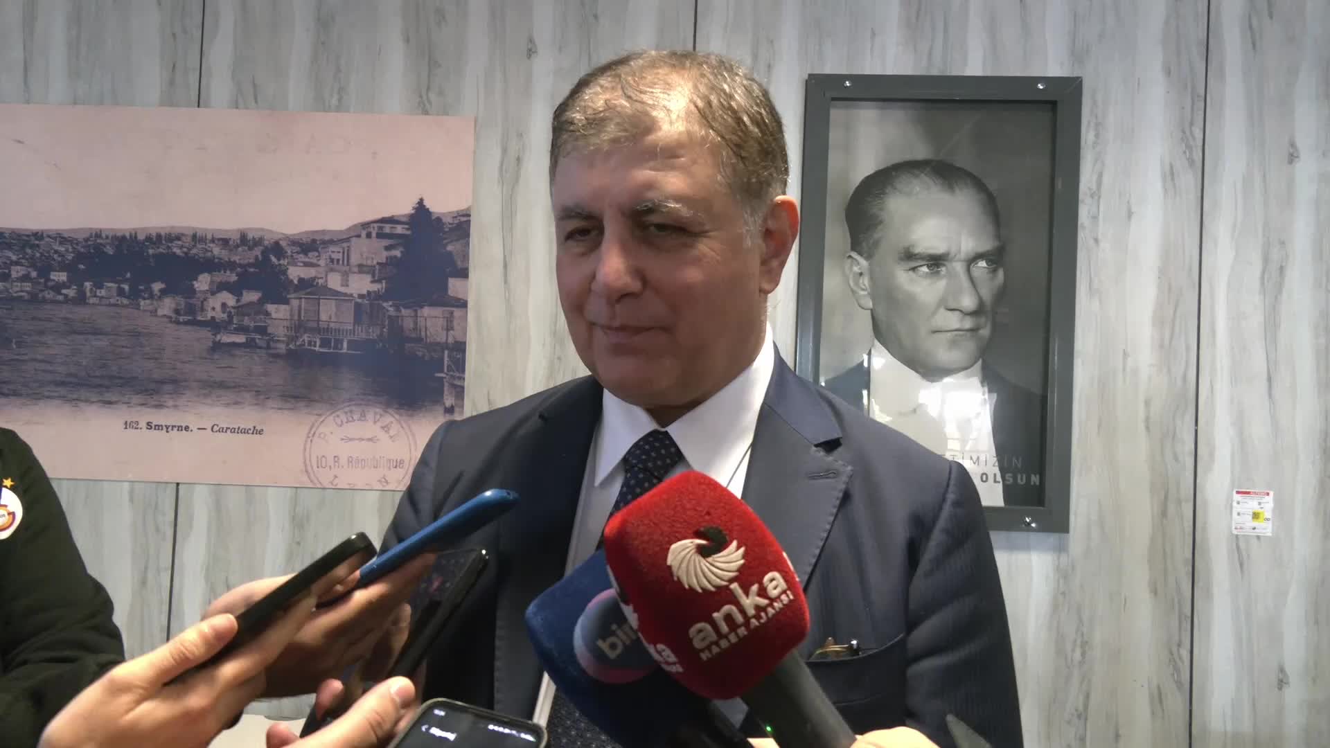 İzmir Büyükşehir Belediye Başkanı Tugay: Merkezi hükümet seçimlere CHP'li belediyeleri işlemez hale getirerek hazırlanıyor