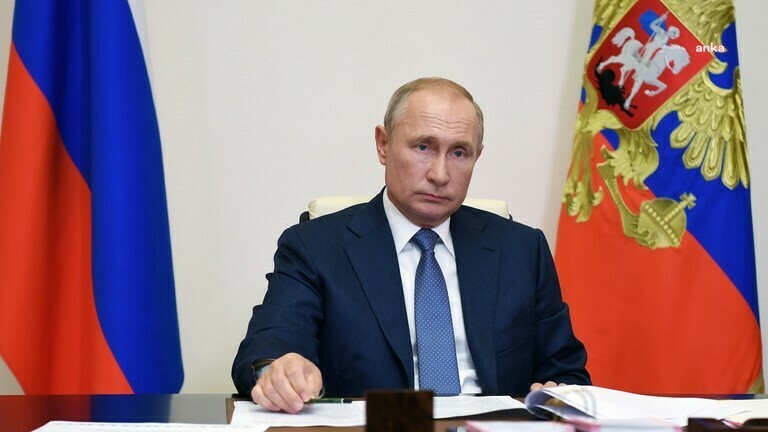 Putin, Kiev'deki ''karar alma merkezlerini'' vurabileceklerini bildirdi