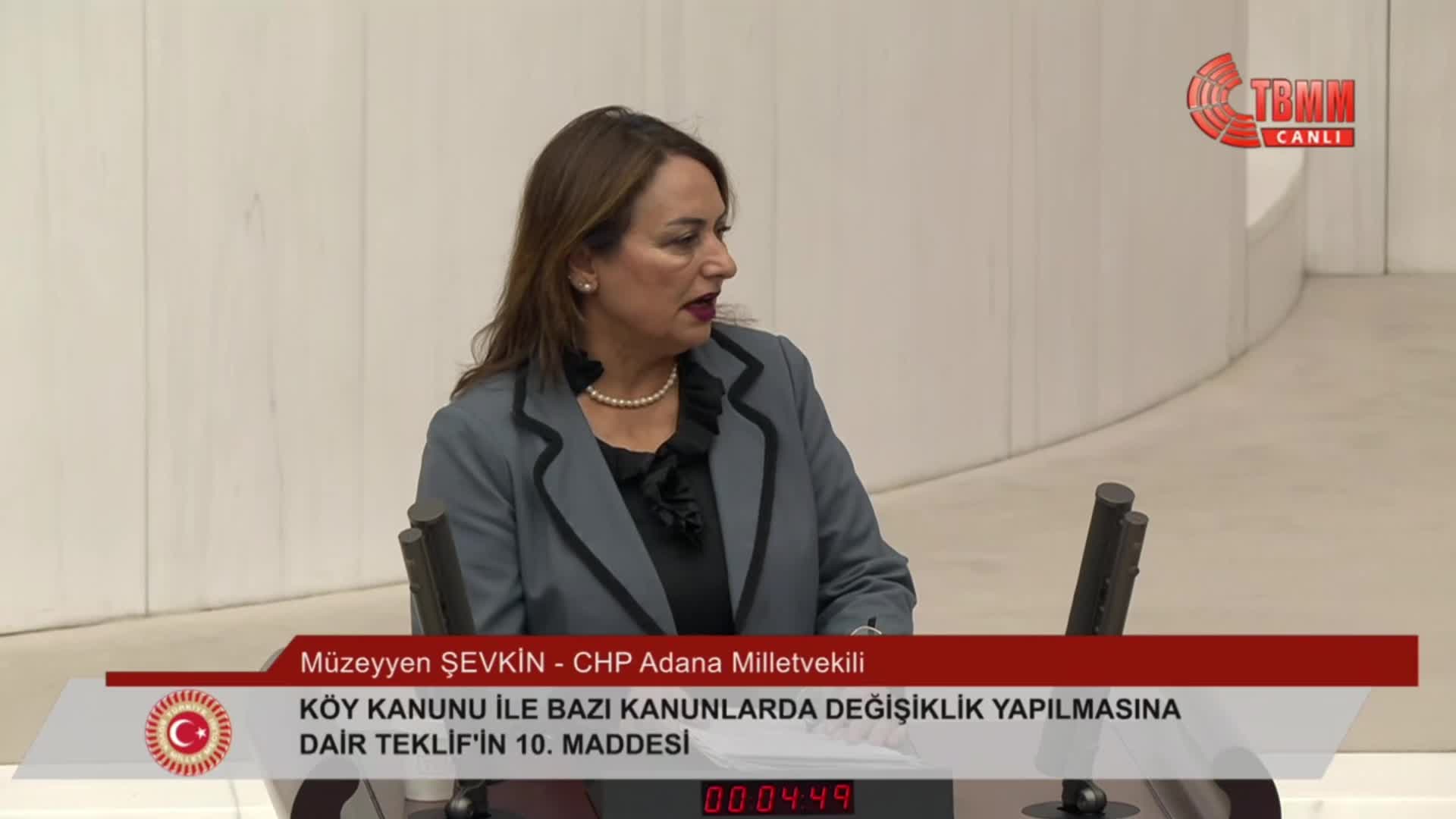 TBMM Genel Kurulu... Köy Kanunu'nda değişiklik öngören kanun teklifinin 9 maddesi daha kabul edildi.