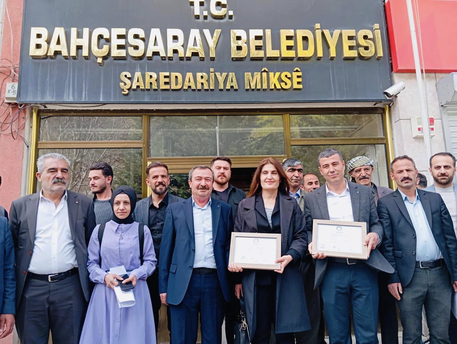 Dem Parti Van İl Başkanlığı: “Kayyum darbesini kabul etmiyoruz”