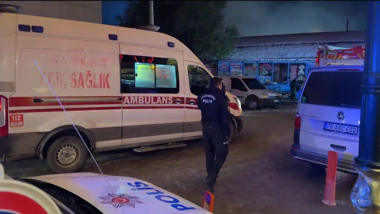 Van'da Mısır Çarşısında çıkan yangında büyük hasar oluştu