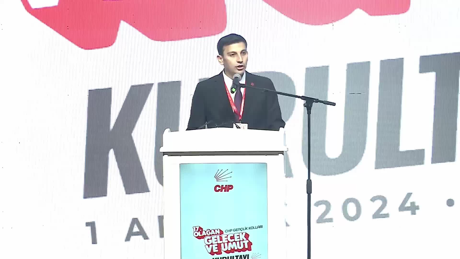 CHP 17'nci Gençlik Kolları Kurultayı... Gençosman Killik: "Recep Tayyip Erdoğan seni yendik, yine yeneceğiz"
