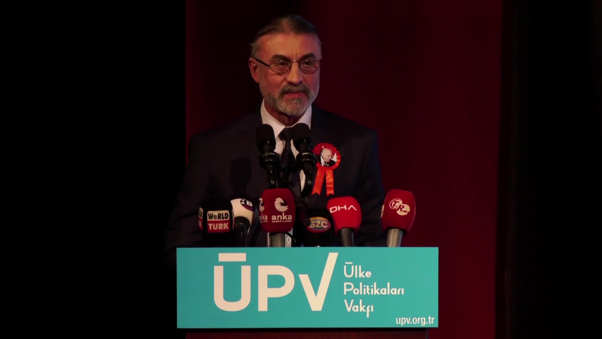 Süleyman Demirel'i anma programı...Dervişoğlu: "Şapkayı öne koyacağız ve Türkiye'nin aydınlık yarınları için el ele vermeye gayret sarf edeceğiz"
