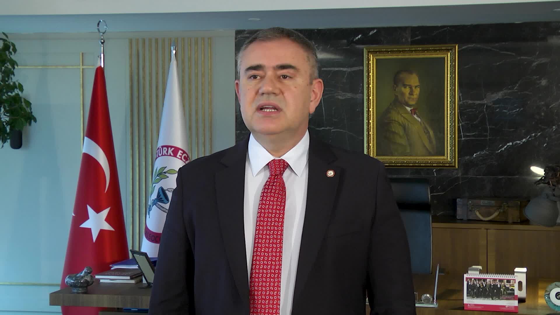 Türk Eczacıları Birliği Başkanı Üney, eczane dışında denetimsiz satılan ürünlere karşı vatandaşları uyardı: Çok ciddi bir halk sağlığı sorunu ile karşı karşıyayız