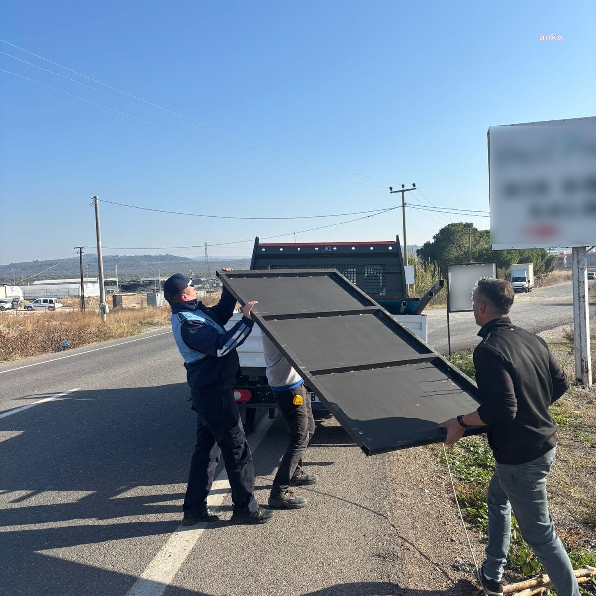 Ayvalık Belediyesi, izinsiz reklam asanlara cezai yaptırım uygulayacak
