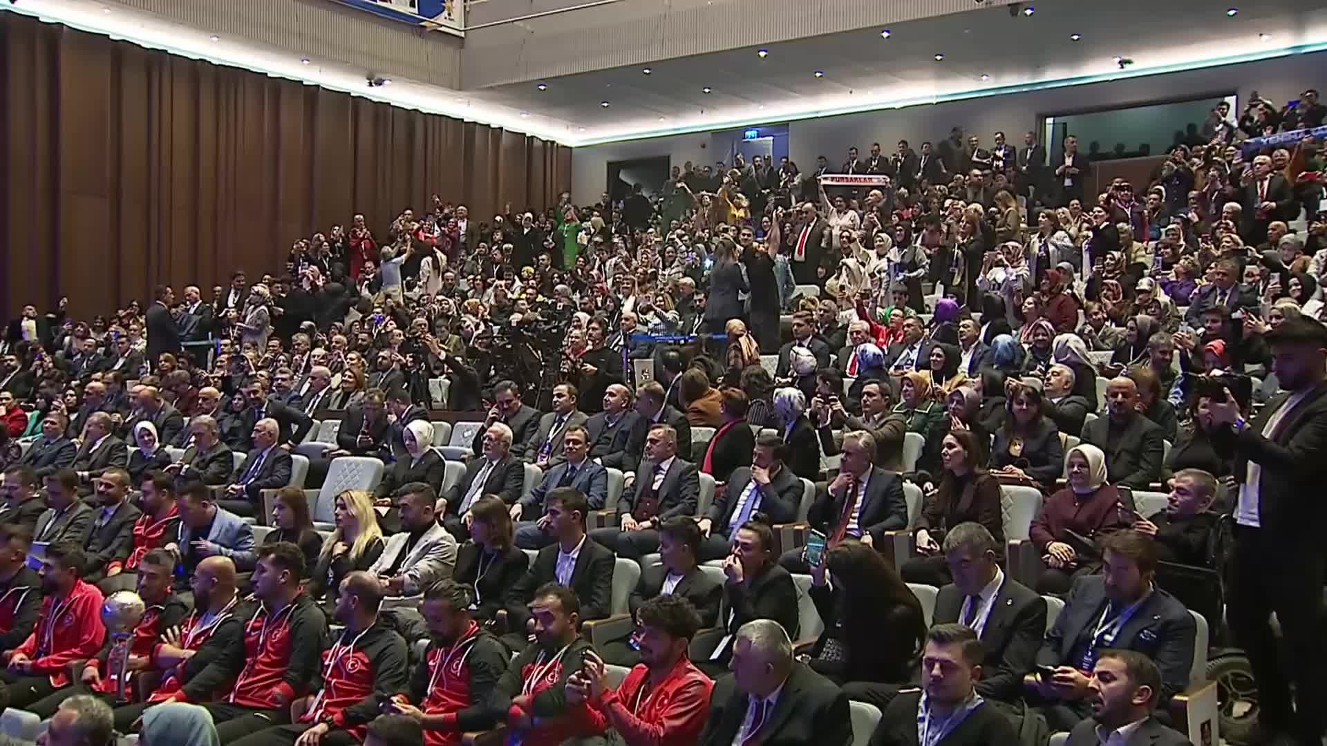 Erdoğan: "Engellilerin dijital temelli hizmetlere ulaşabilmeleri amacıyla genelge yayınlayacağız"