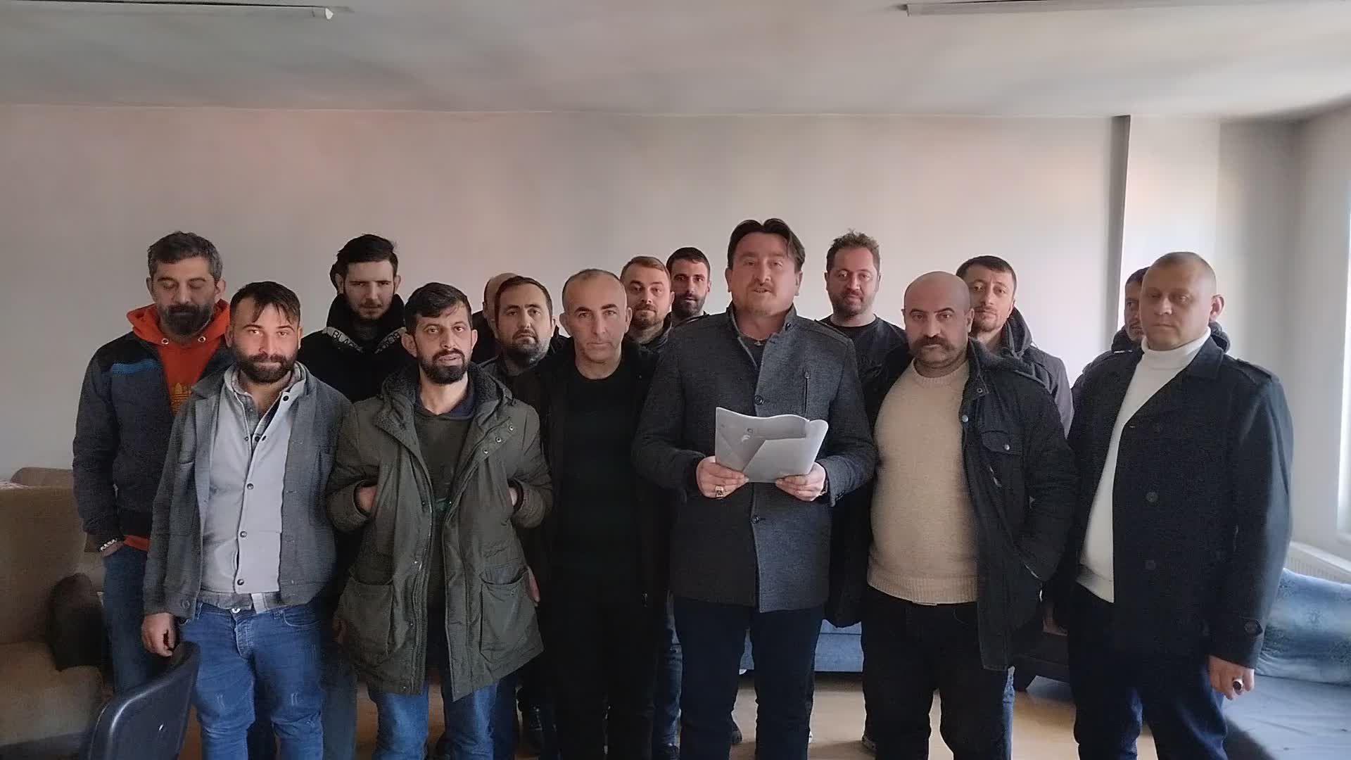 İşveren, sendikaya üye olan 25 işçinin işine son verdi. 9 işçiyi tazminatsız işten attı... İşçiler: "Haklarımızı geri istiyoruz"