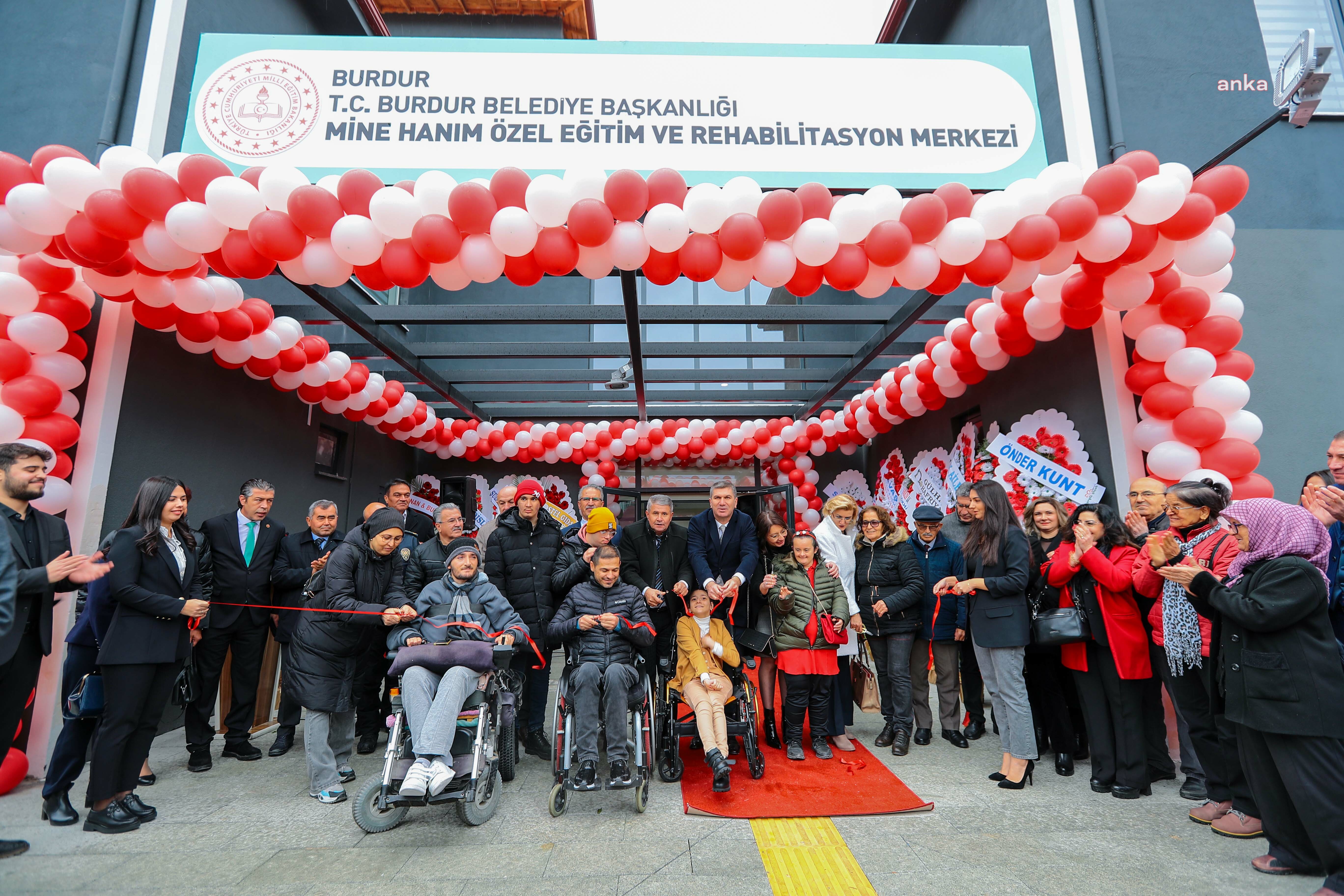 Burdur Belediyesi, Mine Hanım Özel Eğitim ve Rehabilitasyon Merkezi'ni hizmete açtı