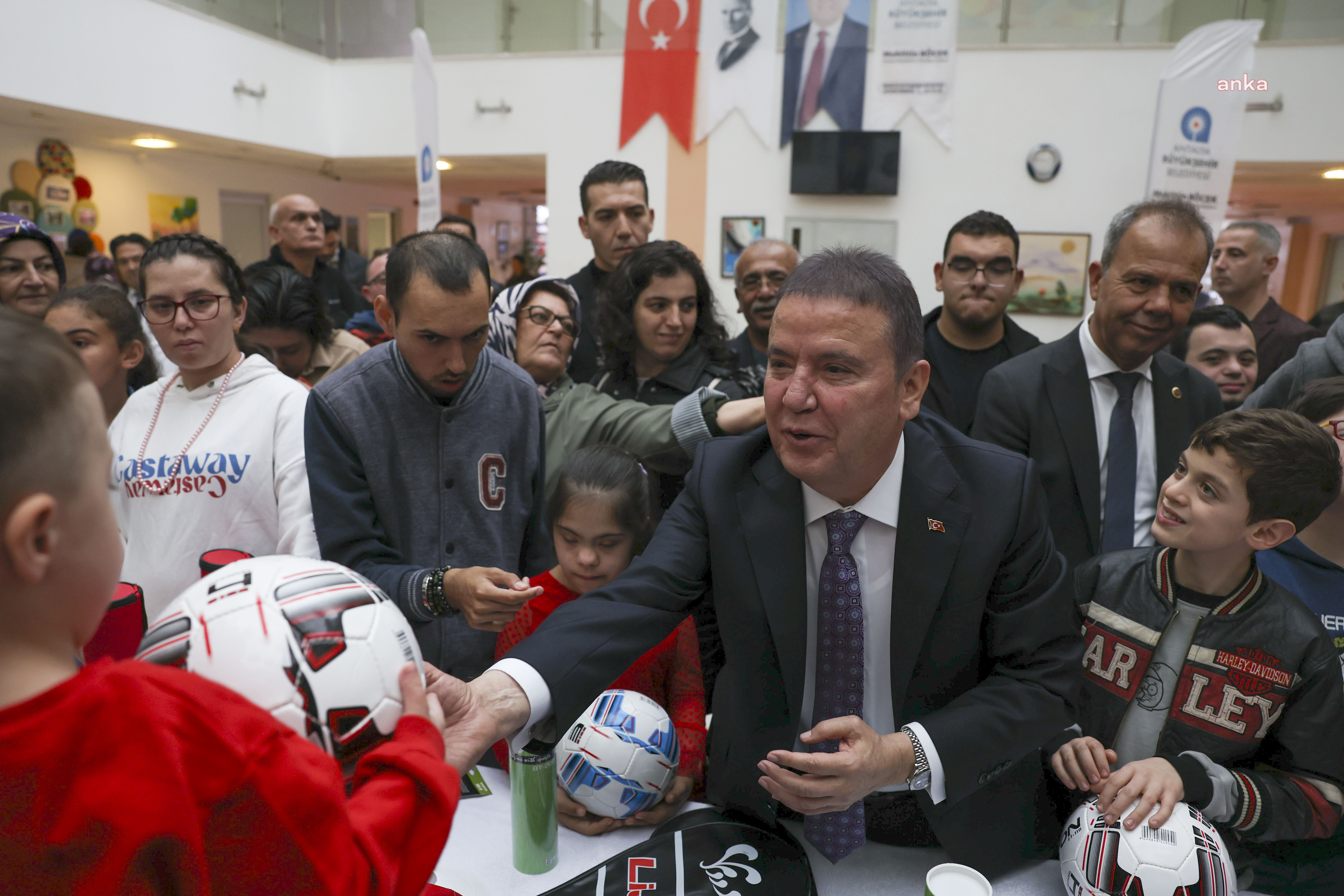 Antalya Büyükşehir Belediye Başkanı Böcek: "Engelsiz bir Antalya için çalışıyoruz”