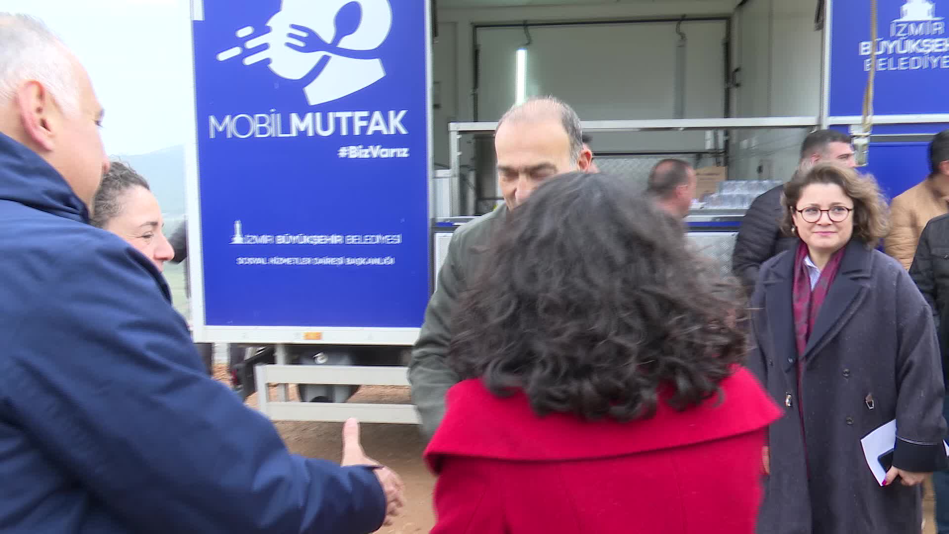 Engelli izciler fidanları toprakla buluşturdu