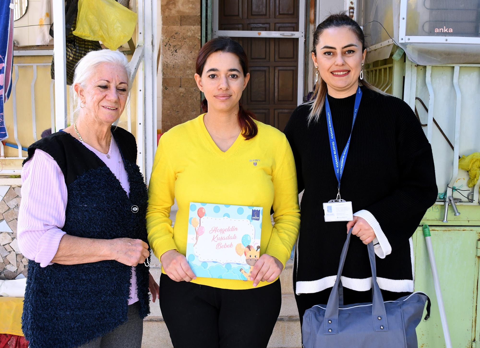 Kuşadası Belediyesi’nden 11 ayda 330 bebeğe 'hoş geldin' ziyareti