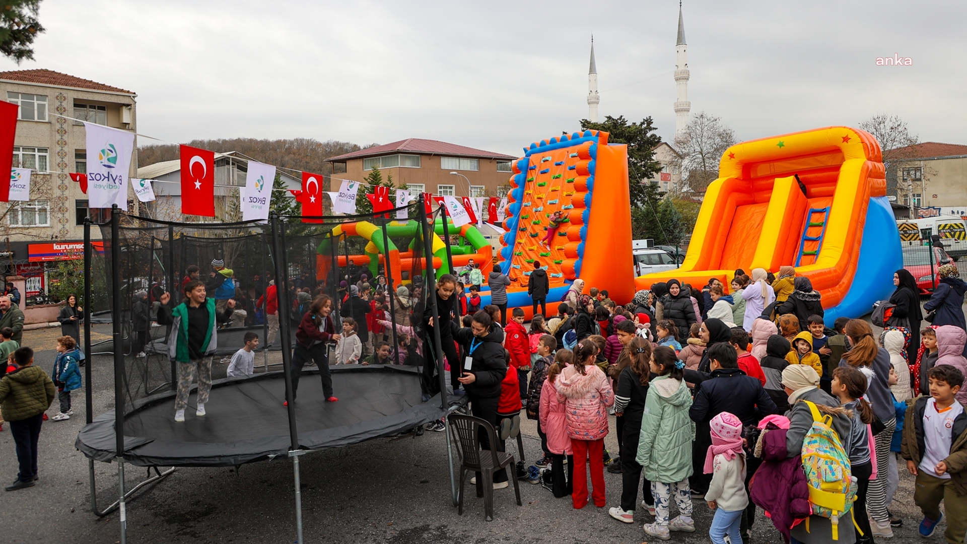 Beykoz’da 7 bin çocuk ve genç, sporla eğlenceyi bir arada yaşadı