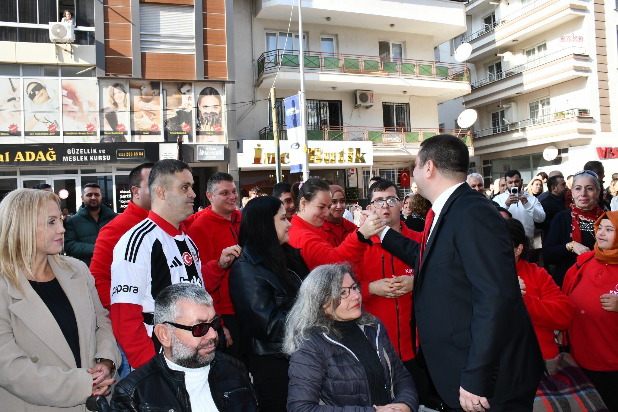 Torbalı Belediyesi Kent Lokantası ''Engelsiz İzmir Kırmızı Bayrağı'' aldı