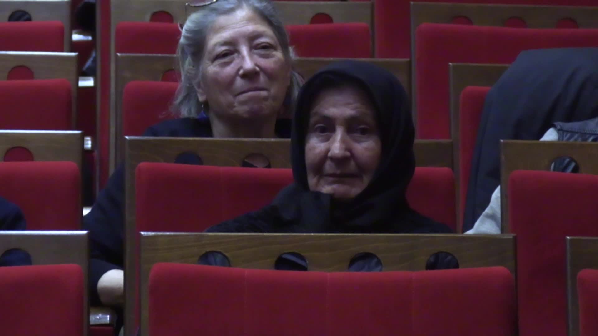 Türk kadınına seçme ve seçilme hakkı tanınmasının yıl dönümü İzmir'de konserle kutlandı