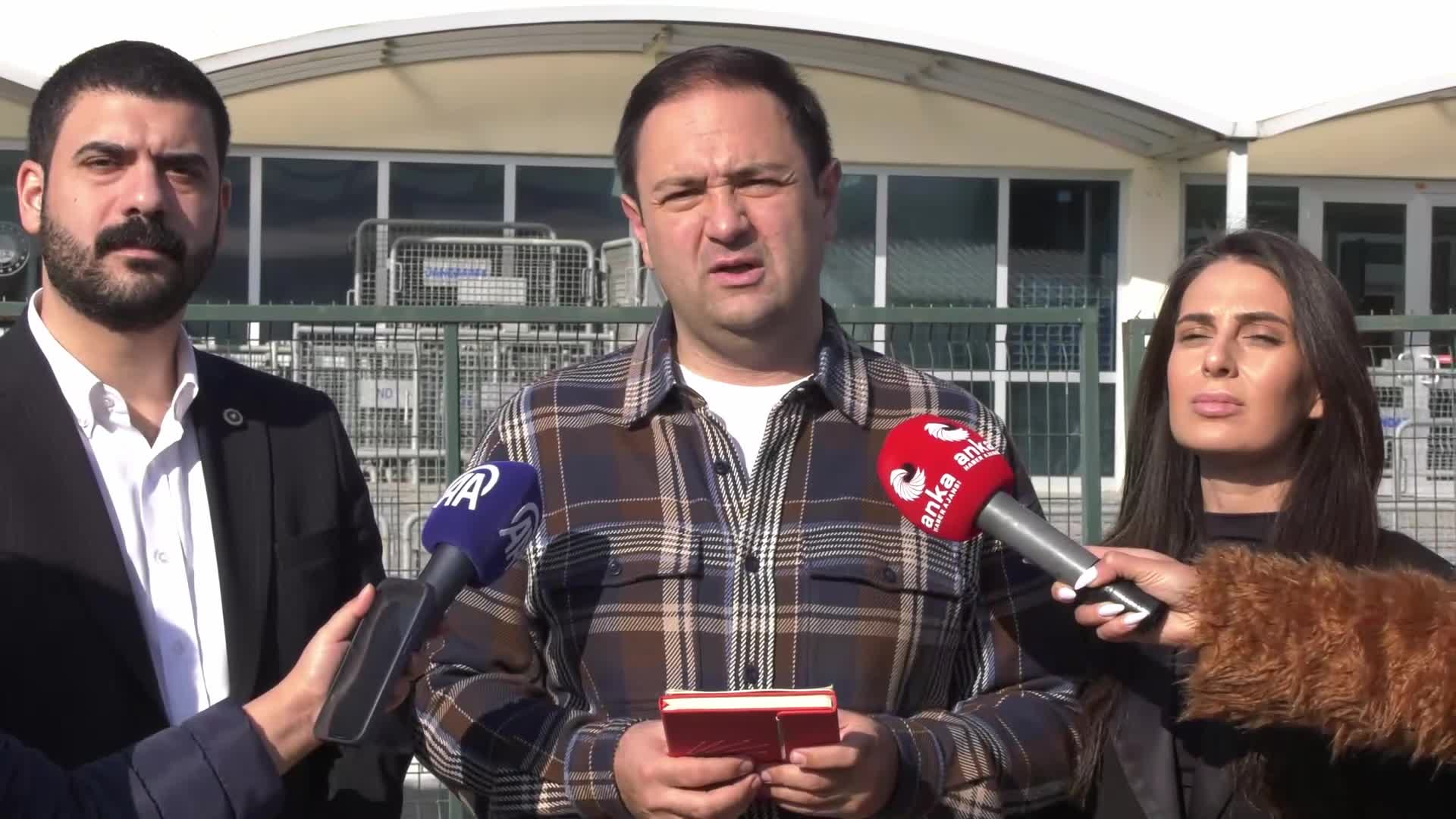 CHP heyetinin Silivri Cezaevi ziyareti... Umut Akdoğan: Erdoğan'ı protesto eden tutuklu gençler 16 saat aç susuz bırakıldı. Bu işkencedir