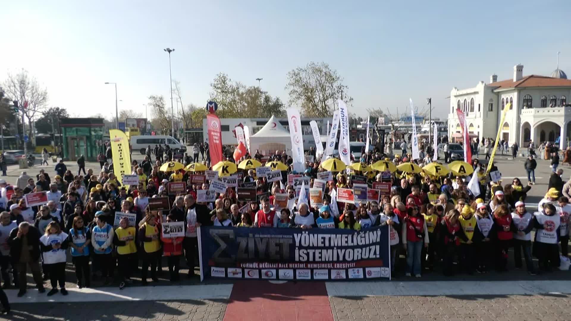 Sağlık emekçileri Kadıköy'den seslendi: Aile hekimliği sistemini sürdürmek istiyorsanız, sahada uygulanamayacak kararlar yerine bizleri dinlemelisiniz