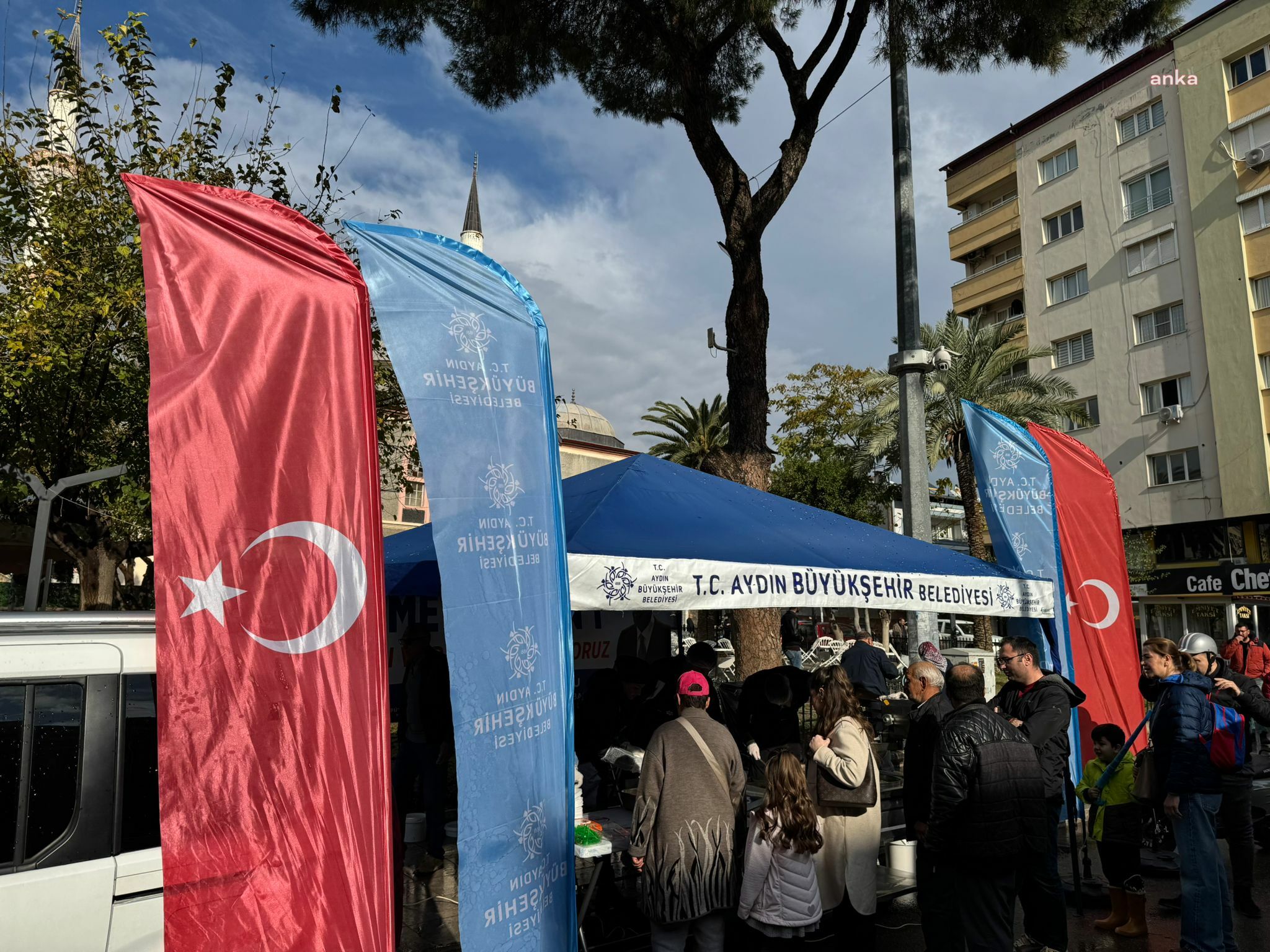 Aydın Büyükşehir Belediyesi’nden İsmet Sezgin’in ölümünün 8. yılında lokma hayrı