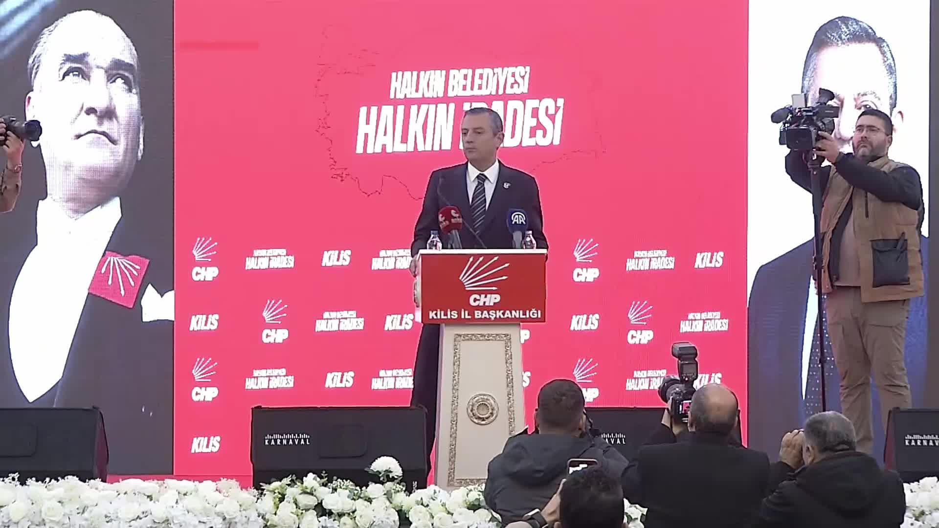 CHP Lideri Özel, Kilis'te... Özel: "Devlet Bey'in bir hesabı var; ben hakaretlere karşı cevap vereceğim. Vallahi avuçlarını yalarlar"