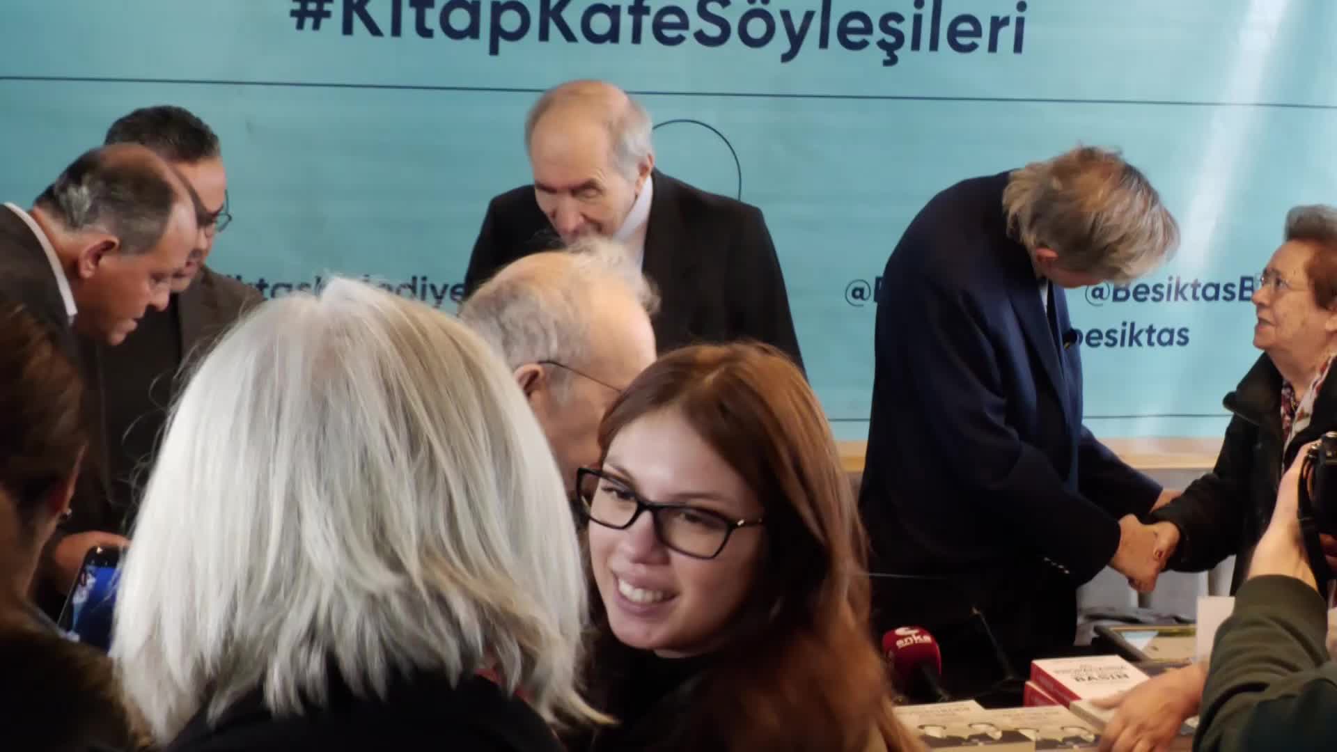 Altan Öymen ve Onur Öymen, Beşiktaş'ta okurlarıyla buluştu