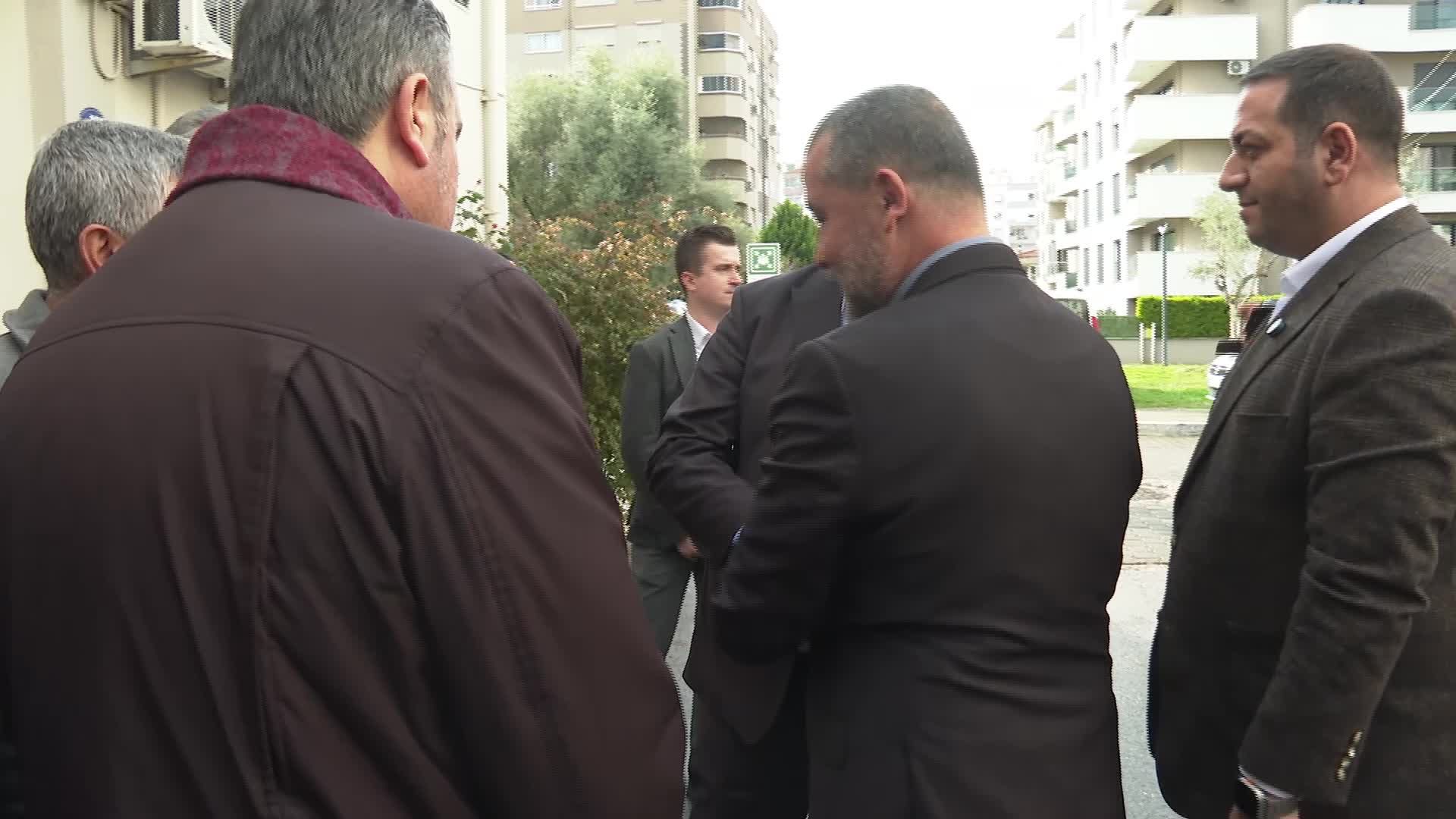 İzmir’de gönüller bir oldu, lokmalar paylaşıldı