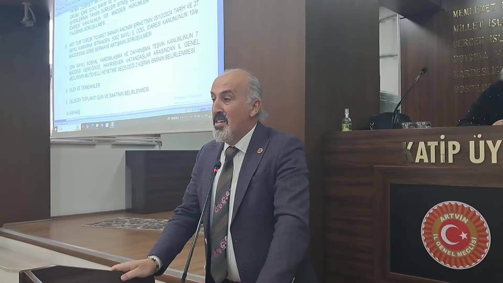 CHP Artvin İl Genel Meclis Üyesi Yaşar Gülel: "İlçe özel idarelerinin açılmasıyla ilgili oy çokluğuyla aldığımız karara rağmen hala açılmadı"