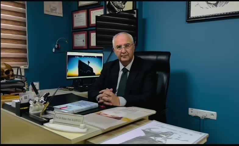 Beyin Cerrahı Prof. Dr. Hakan Hadi Kadıoğlu, kendi çizimlerinden oluşan Atatürk takvimi hazırladı