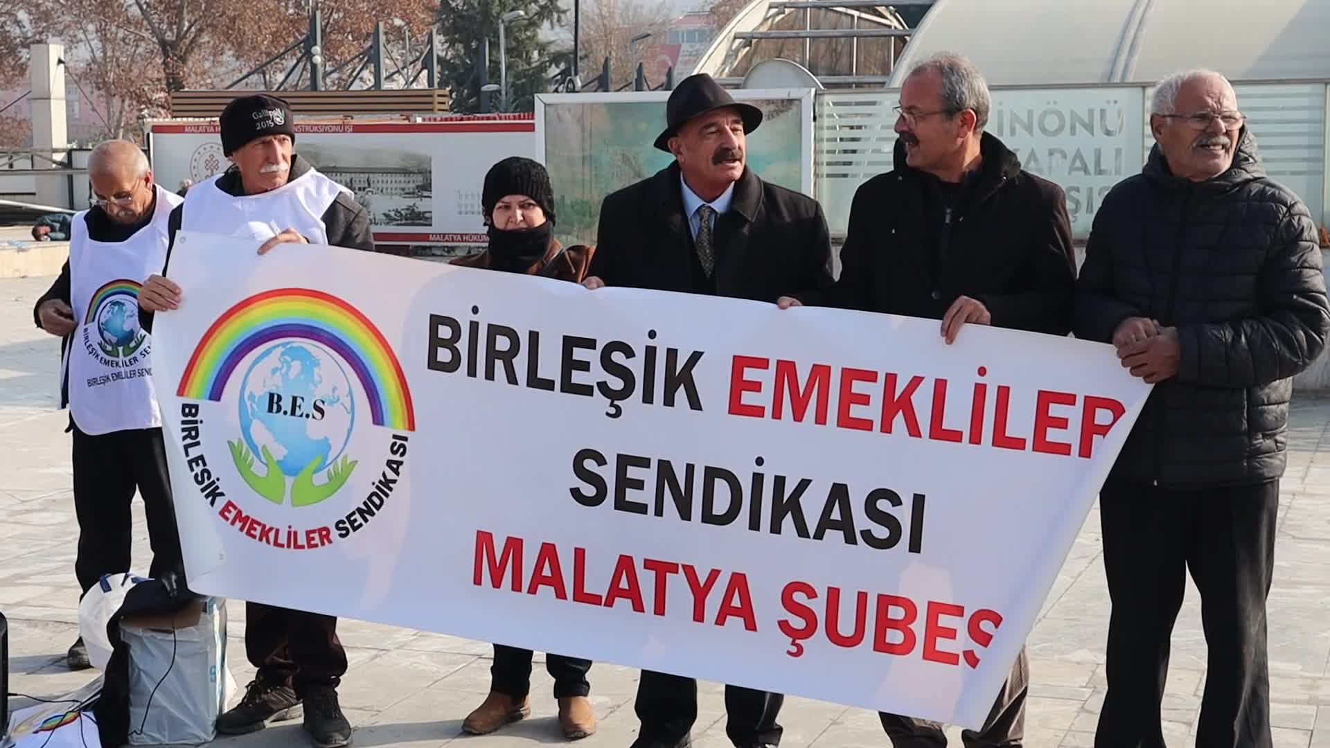 Birleşik Emekliler Sendikası Malatya Şubesi: "Cumhurbaşkanımız emekli yılı ilan etmesinden 11 ay geçti, kötü olan yaşam standardımız çok daha kötü oldu"