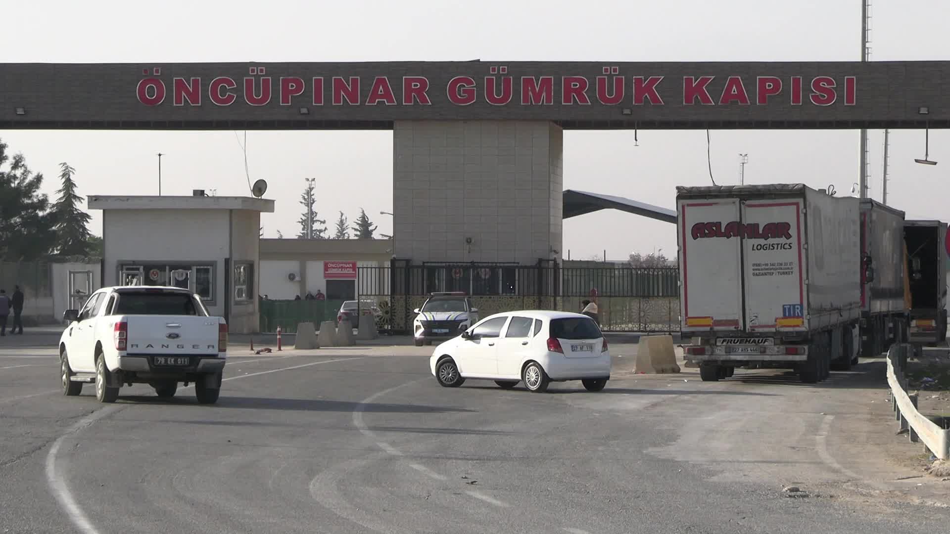 Sınır kapılarında hareketlilik... Ülkelerine dönen Suriyeliler: "Türkiye’ye tatile geleceğiz"