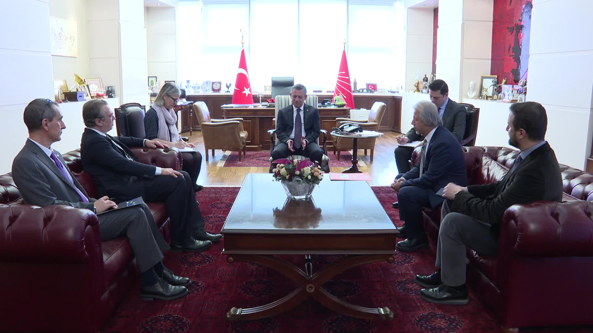 Özgür Özel, Büyükelçi Ossowski ile görüştü