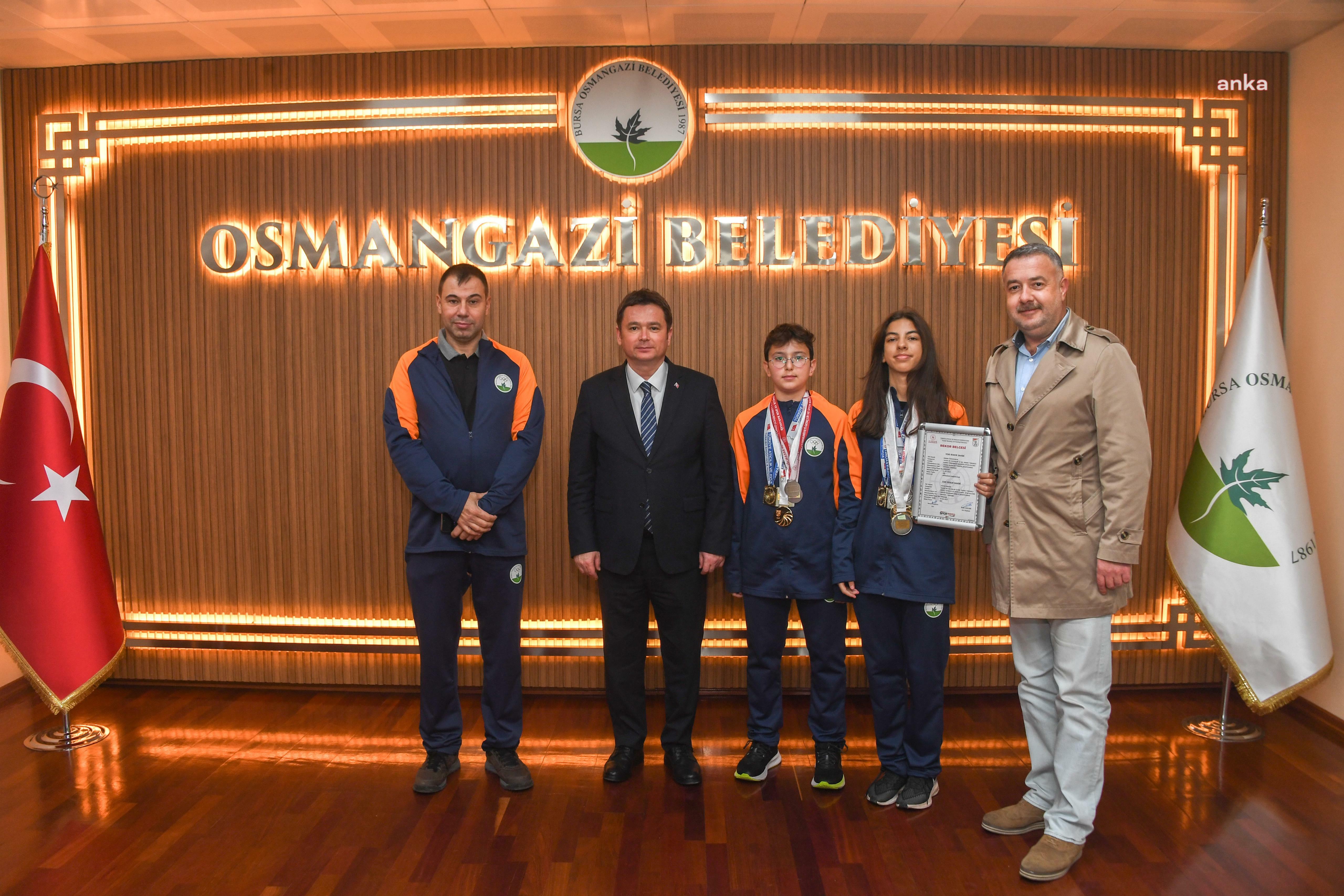 Osmangazi Belediye Başkanı Aydın, şampiyon sporcuları makamında ağırladı
