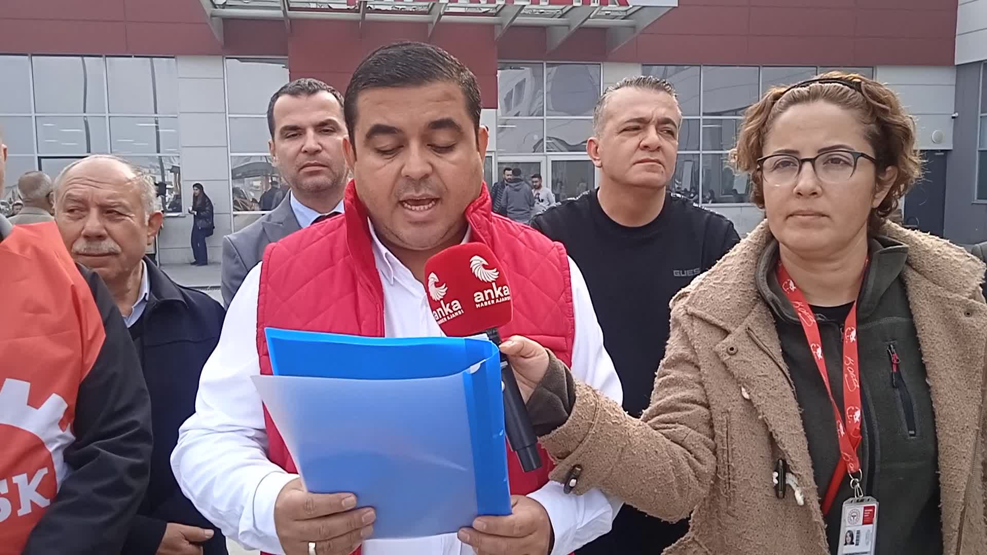 Dev Sağlık-İş Sendikası Osmaniye Şube Başkanı Türk: “Haftalık 40 saatlik çalışma hakkımızı tanımayan bir toplu iş sözleşmesi, toplu sözleşme değildir"