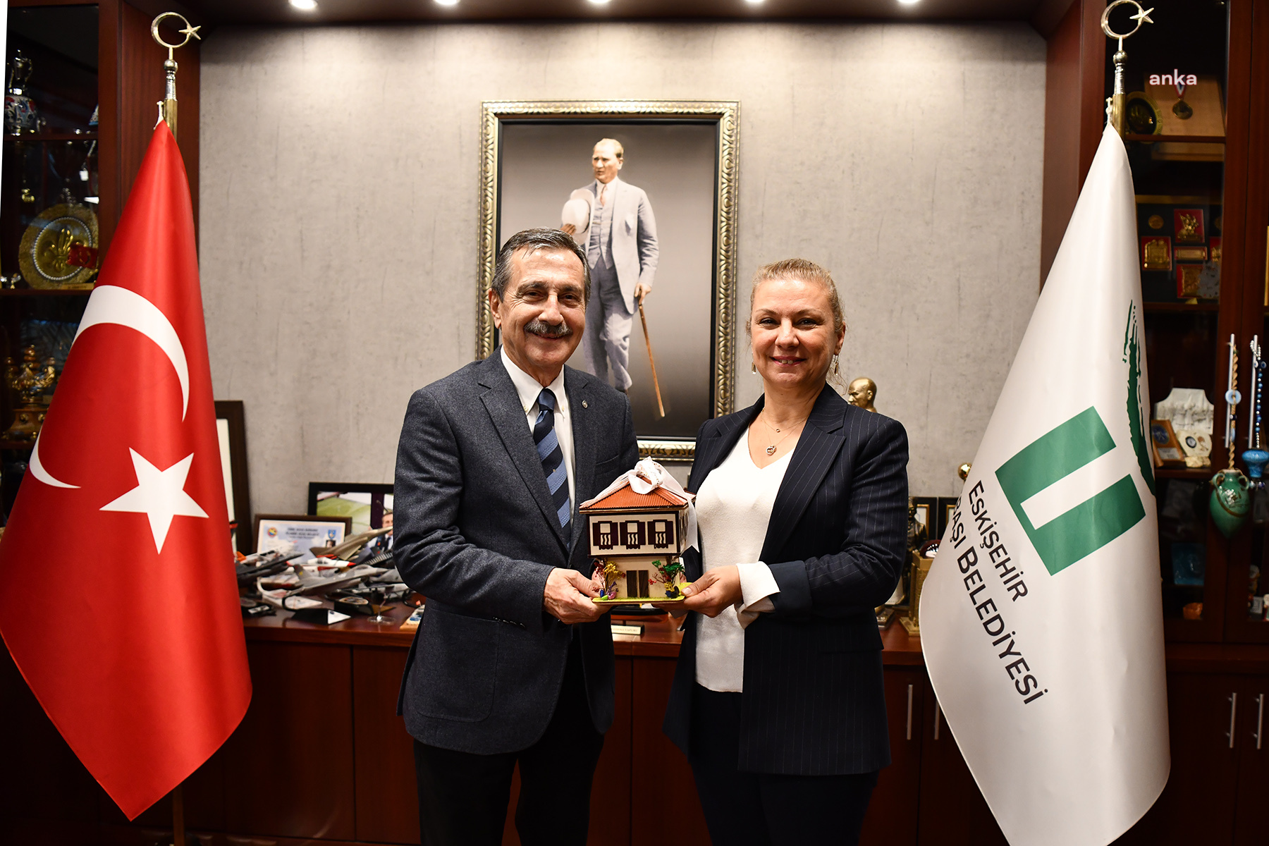 Tepebaşı Belediye Başkanı Ataç, Safranbolu Belediye Başkanı Köse'yi makamında ağırladı