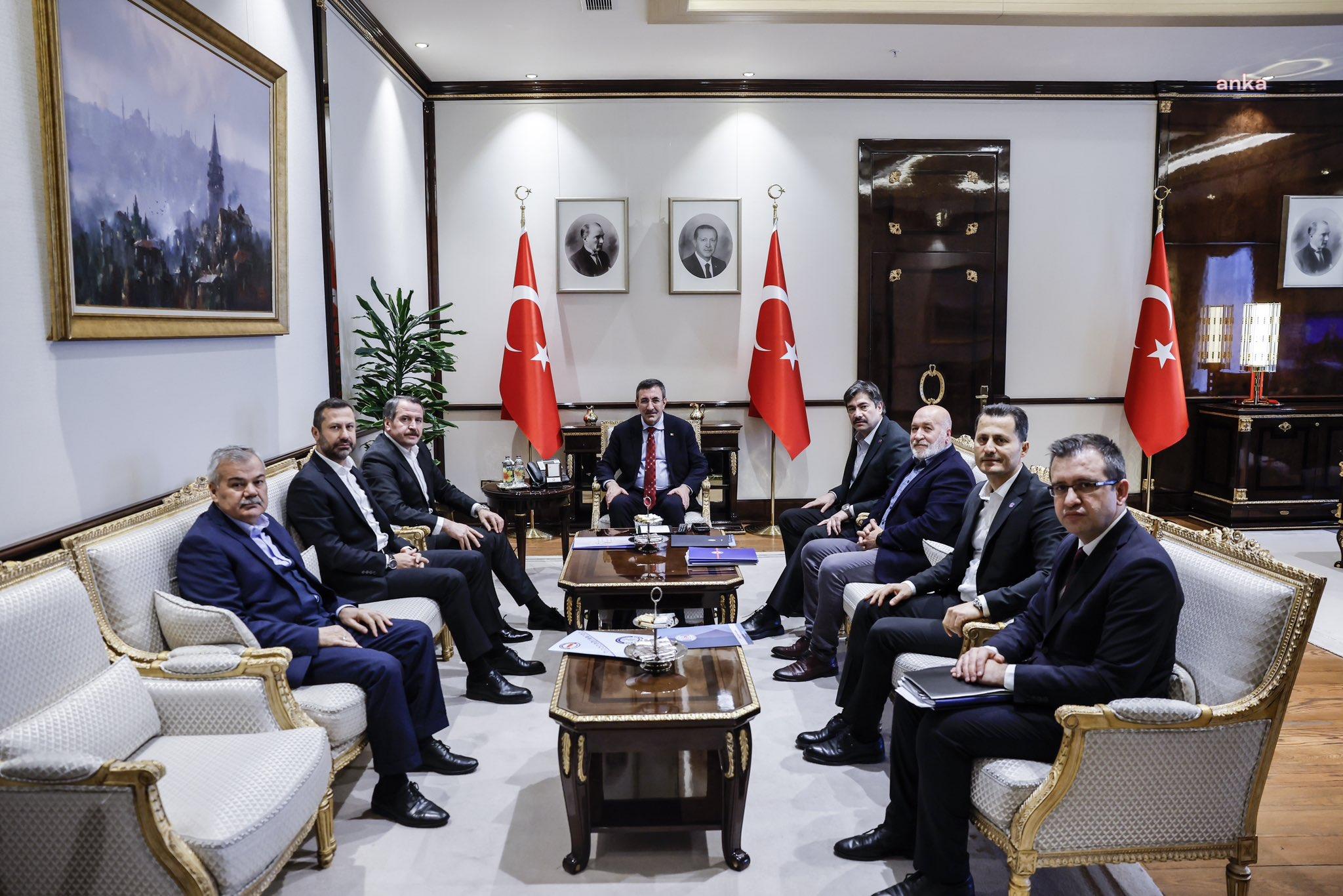 Memur-Sen heyeti, Cumhurbaşkanı Yardımcısı Cevdet Yılmaz’ı ziyaret etti
