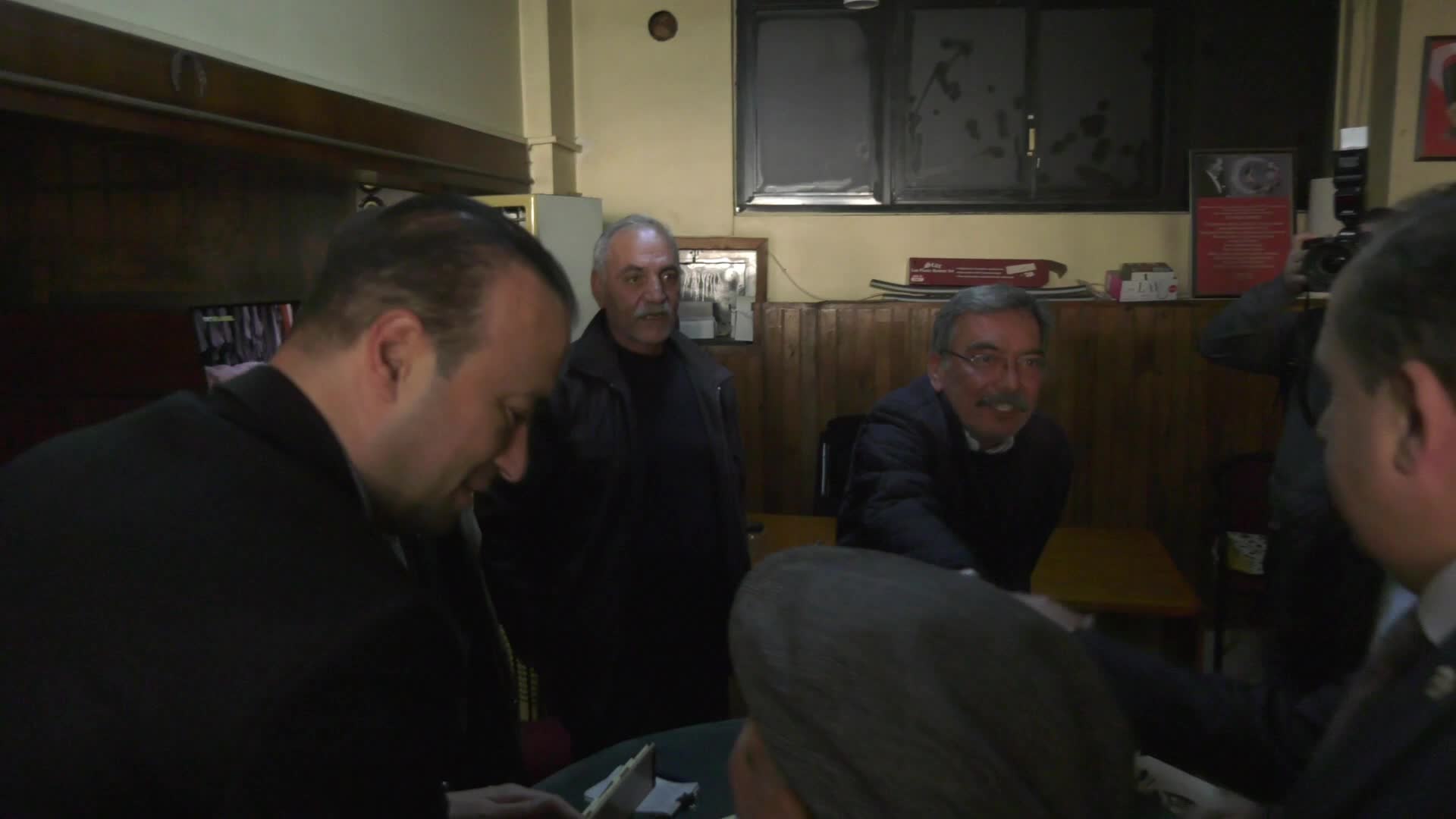 CHP’nin ekonomi heyeti Mersin’de esnafı ziyaret etti...