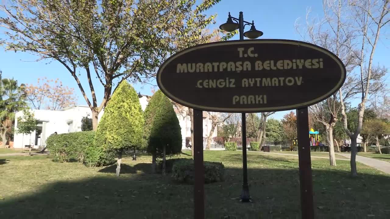 Muratpaşa Belediyesi’nin Cengiz Aytmatov Kütüphanesi'ne, Aytmatov'un eserleri bağışlandı