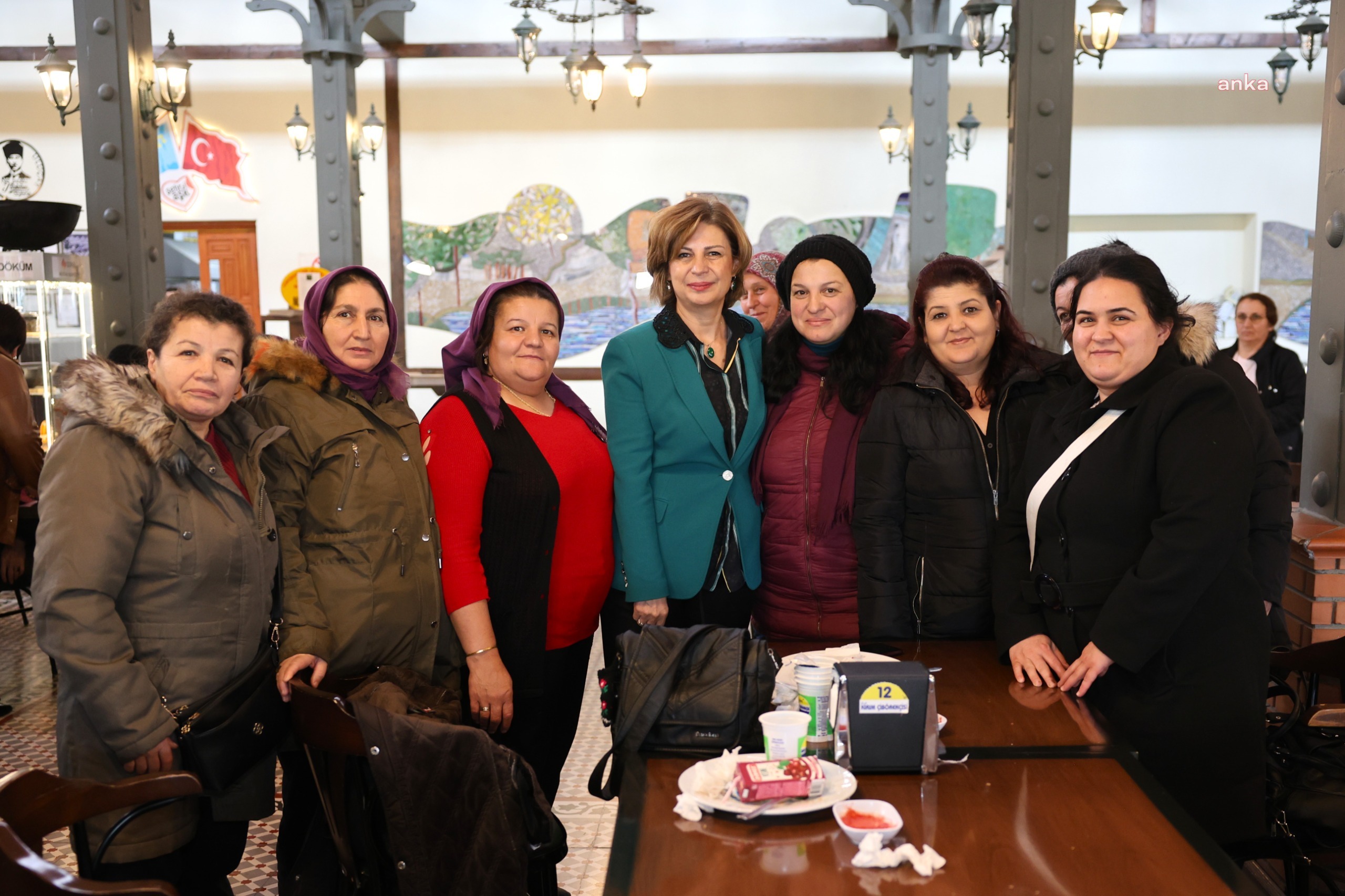 Eskişehir Büyükşehir Belediye Başkanı Ünlüce, Seyitgazili kadınlarla buluştu