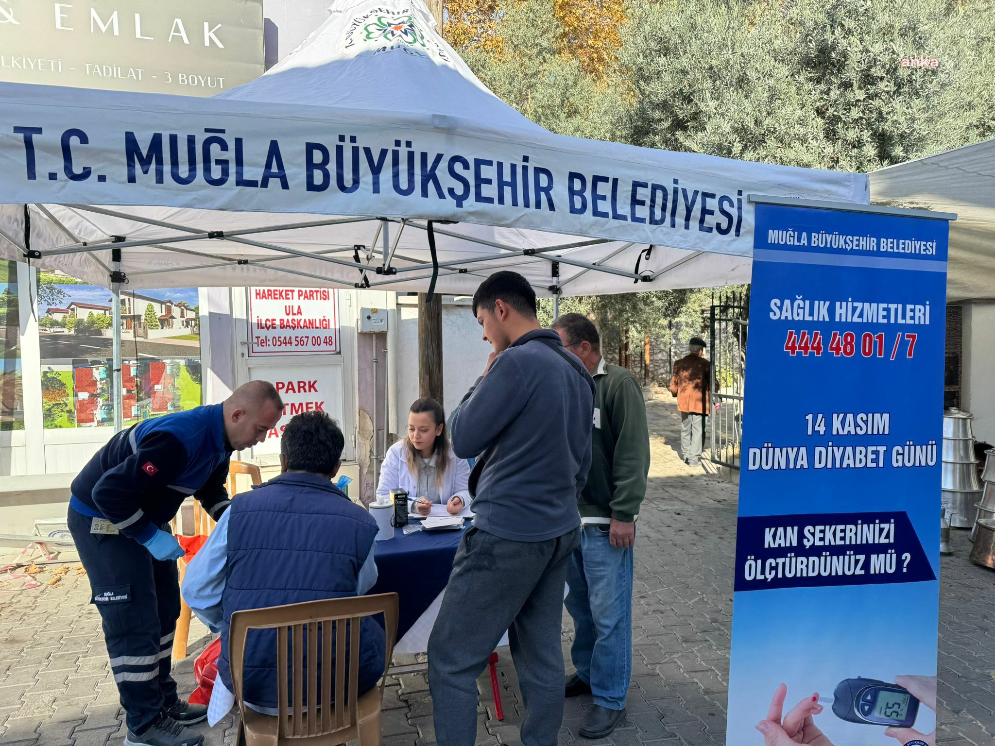 Muğla Büyükşehir Belediyesi ekipleri, 13 ilçede vatandaşın kan şekerini ölçtü