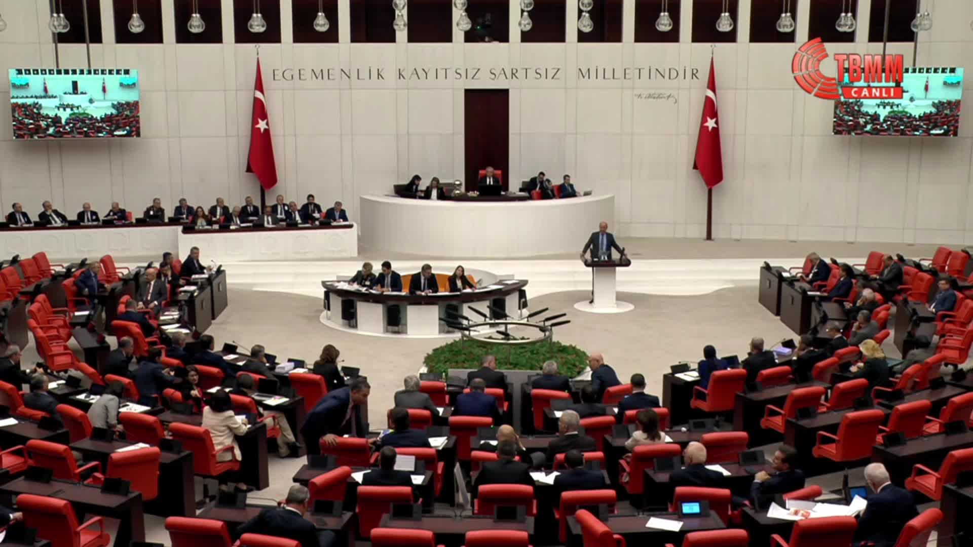 TBMM Genel Kurulu... DEM Partili Otlu'dan iktidara 'kültür' eleştirisi: "Sizin misyonunuz kültür ve sanat değil ancak dizilerdeki mafyatik liderleri üretir"