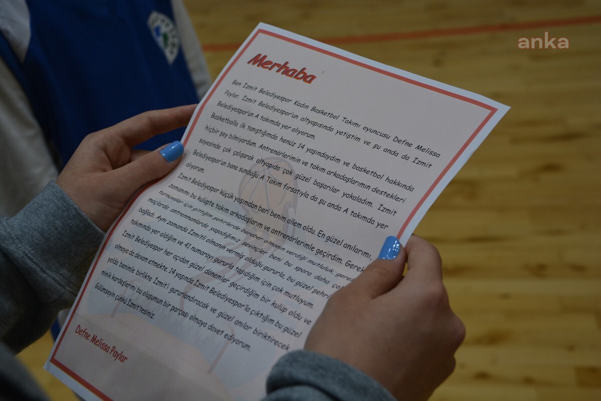 İZMİTLİ GENÇ BASKETBOLCU DEFNE'DEN MİNİK SPORCULARA ÖZEL MEKTUP