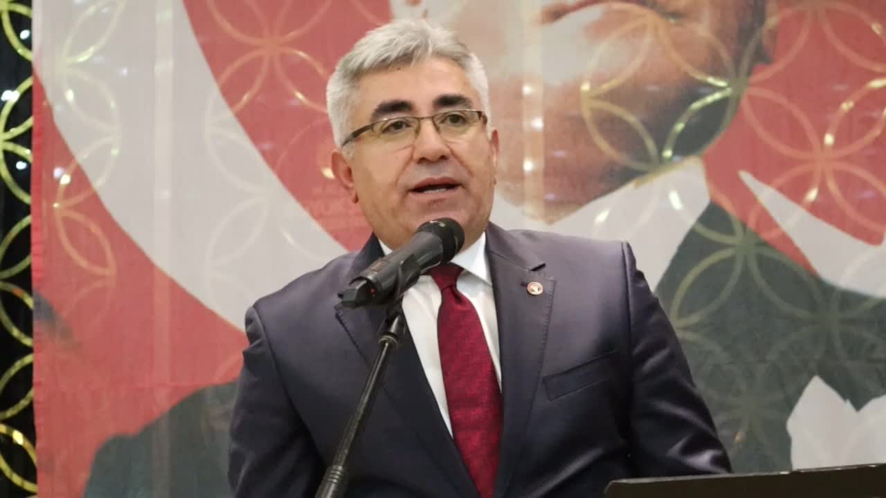 Eğitim-İş Genel Başkanı Özbay'dan iktidara: "22 yılda 20 bine yakın köy okulunun kapısına kilit vuruldu"