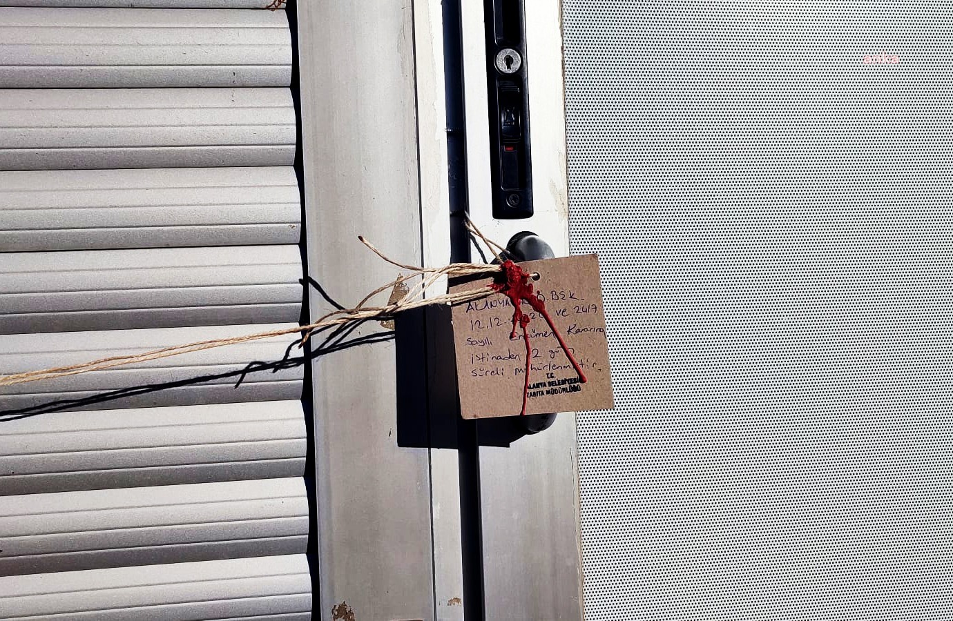 Alanya’da tarihi geçmiş ürün satan üç zincir market mühürlendi