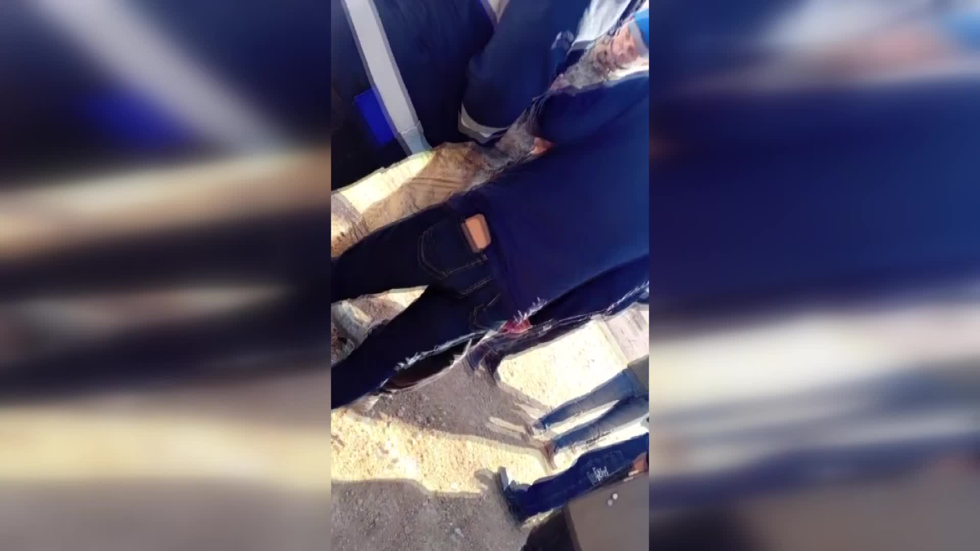 Suriye sınırında kaçak elektrik kontrolü yapan ekiplere saldırı