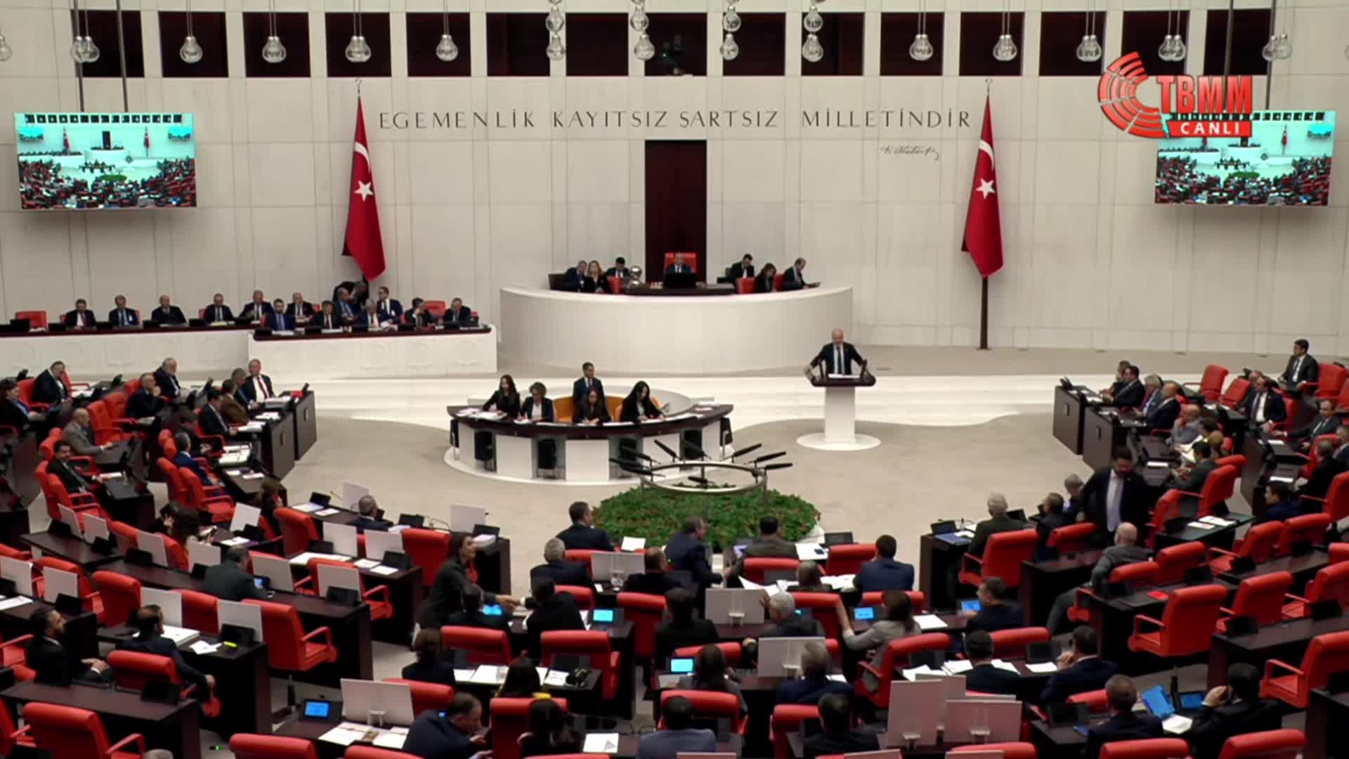 TBMM Genel Kurulu... CHP'li Bakan'dan Ali Yerlikaya'ya: ''TUSAŞ'a terör saldırısı oluyor bizim gibi taziye mesajı yayınlıyorsunuz''
